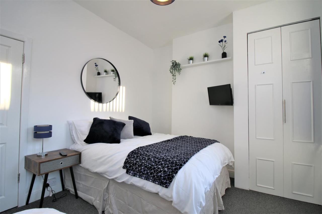 Three Bedroom Townhouse - Free Local Parking - By Promise Ferienhaus